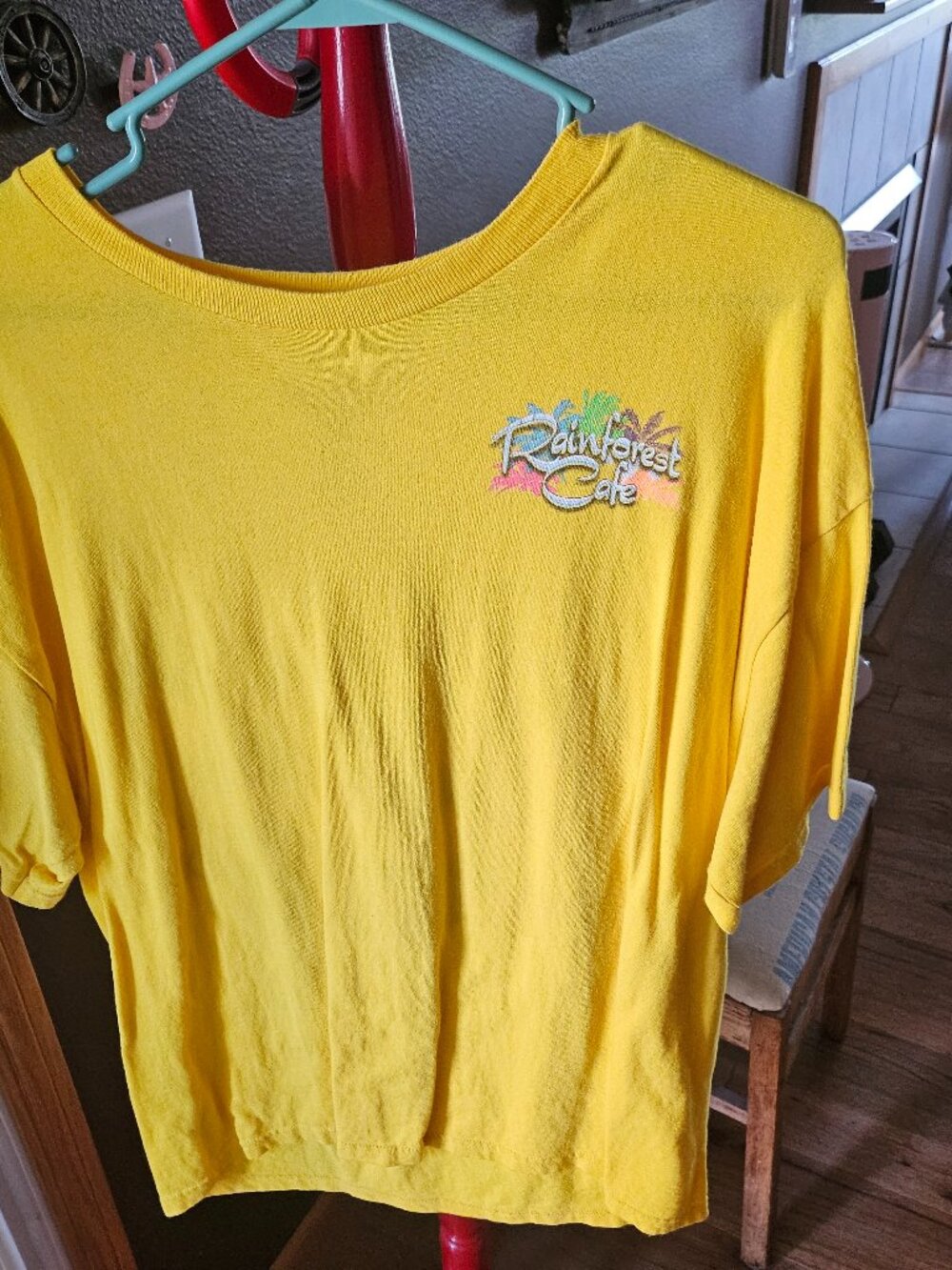 Mens Yellow Rain Forest Cafe Tee XL SS